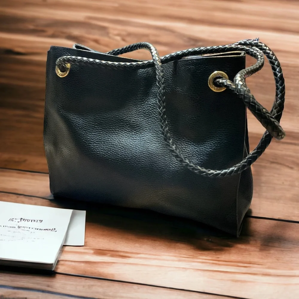 Black Desmo Shoulder Bag